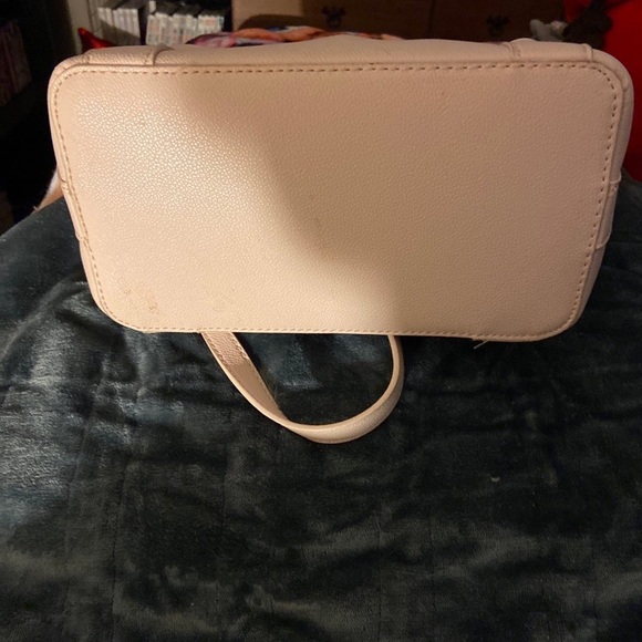 Pale pink Vera Wang Purse in great condition - Picture 7 of 8